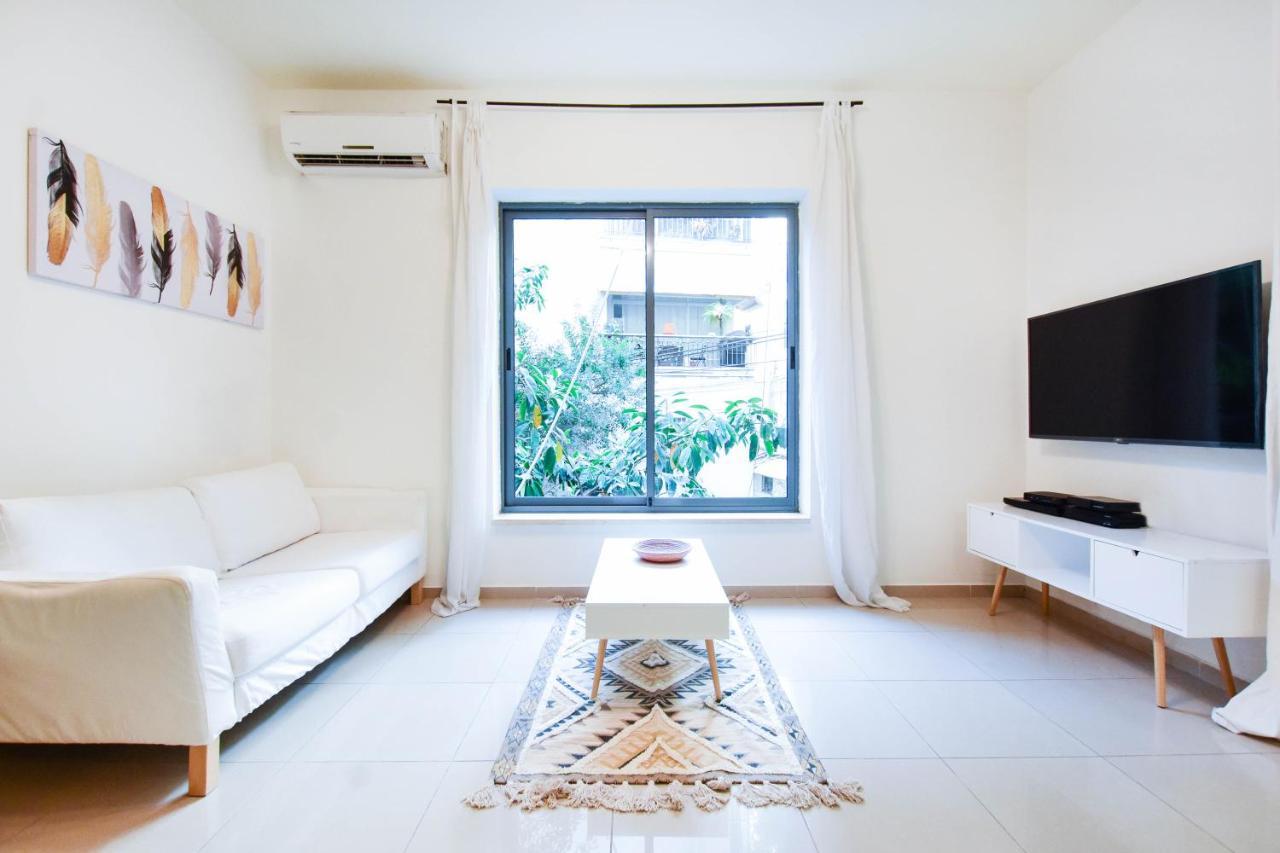 Light As A Feather By Holyguest Apartment